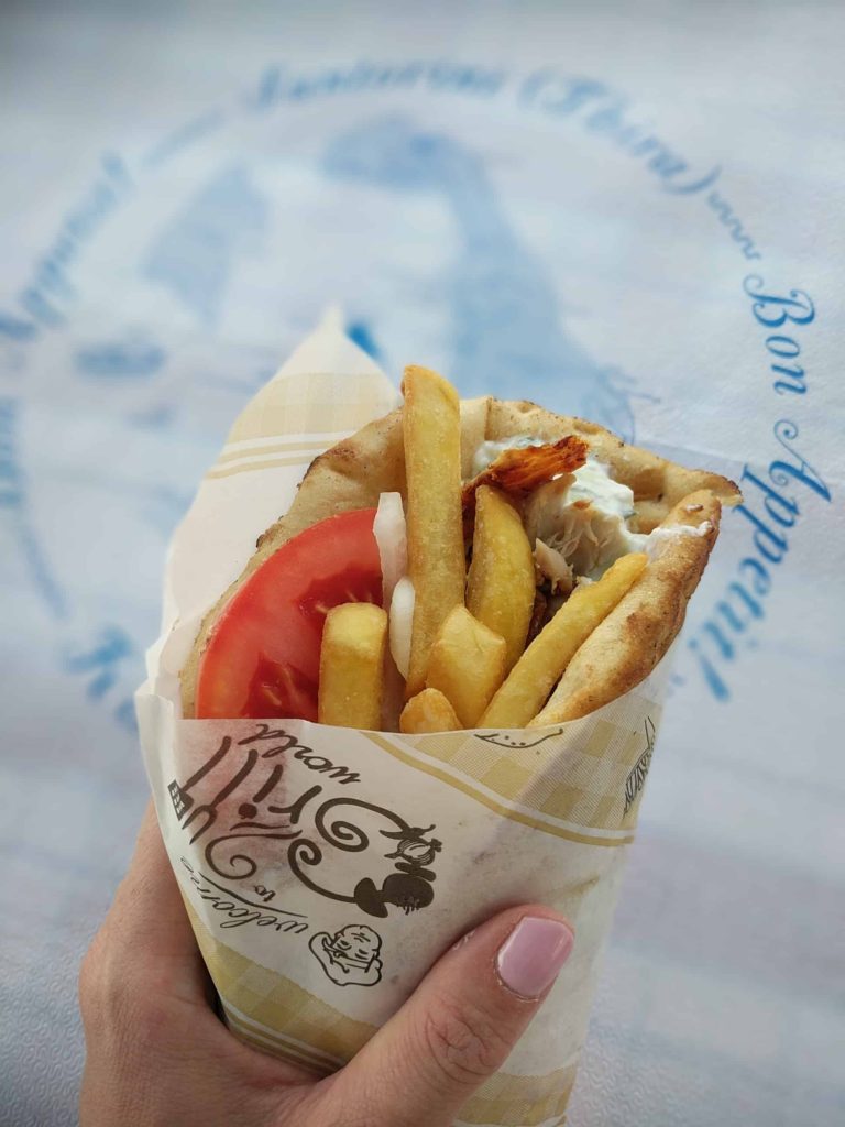 The most DELICIOUS authentic Greek food you must try while in Greece ...